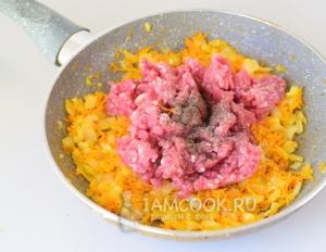 कीमा बनाया हुआ मांस के साथ भरवां पास्ता गोले